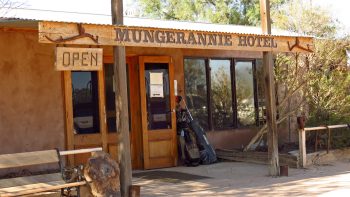 Mungerannie Hotel - Pindan Tours and 4WD Training