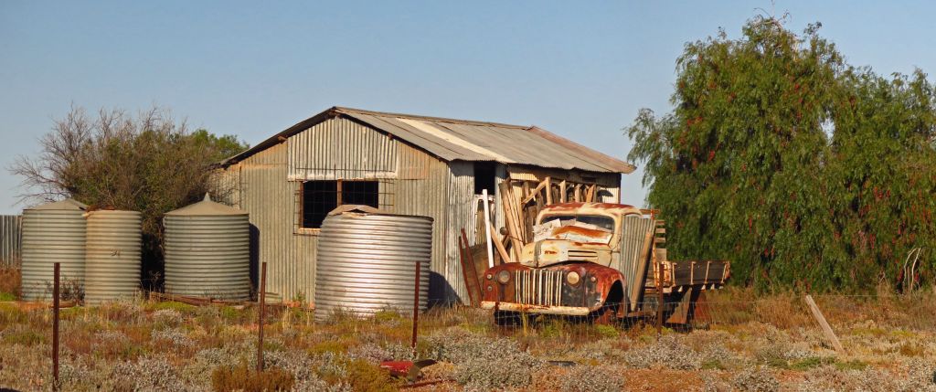 Pindan Tours - Kingoonya Shed